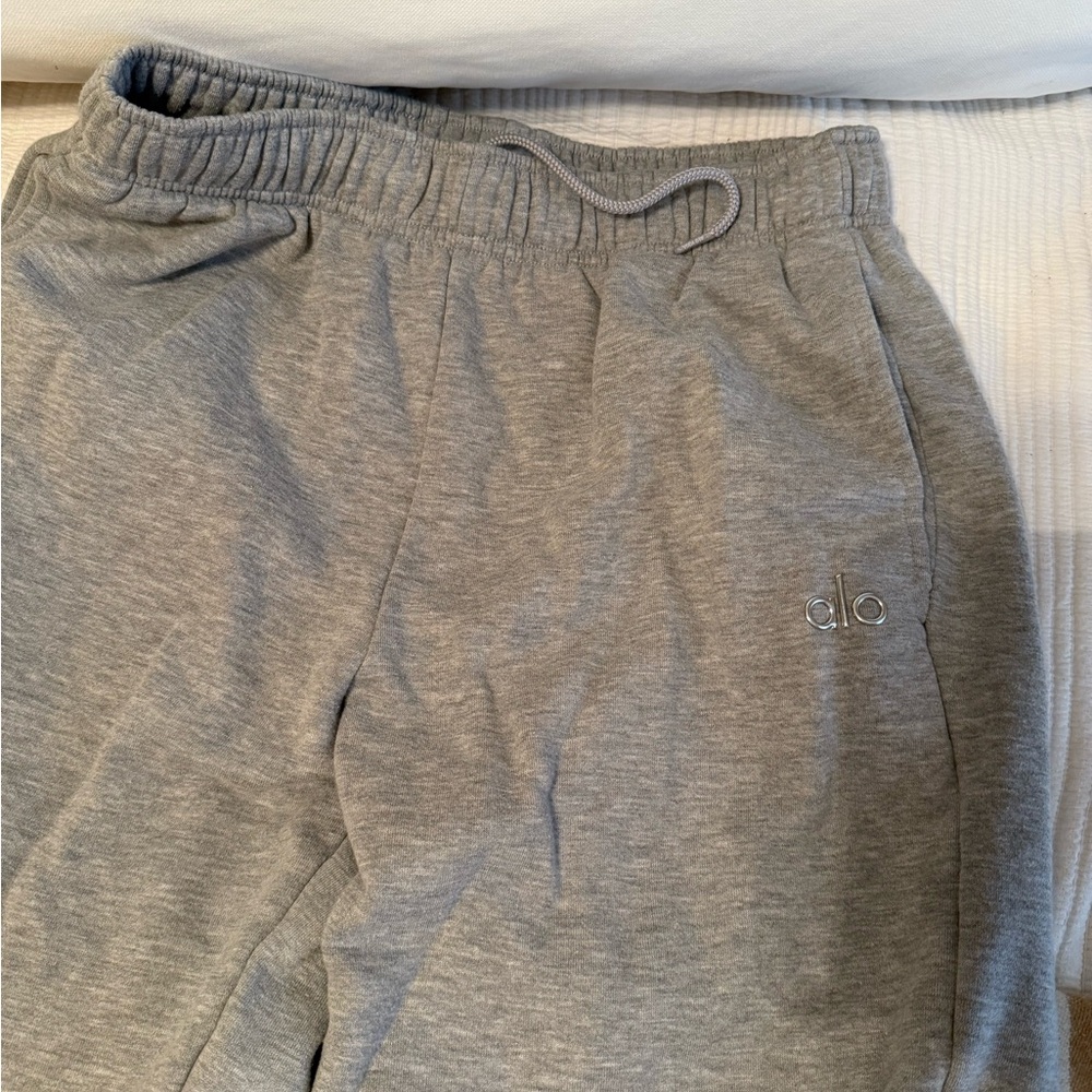 ALO Yoga Light Gray Women's Joggers - Picture 5 of 5